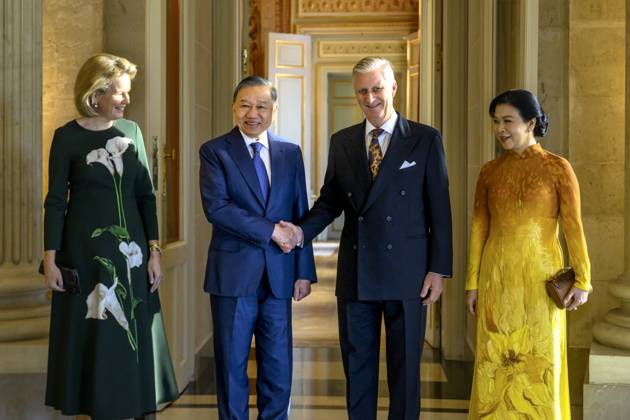 HRH the King Receives To Lam President Of Vietnam LAEKEN, BELGIUM - His Excellency To Lam and spouse Ngô ThË Ph°¡ng Ly pictured with King Philippe of Belgium and Queen Mathilde of Belgium during their visit to the Laeken Palace on October 23, 2026 in Laeken, Belgium, 23 10 2026 Laeken Belgium  Copyright: xPhilipxReynaersx