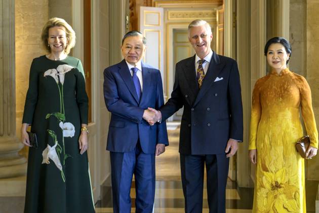 HRH the King Receives To Lam President Of Vietnam LAEKEN, BELGIUM - His Excellency To Lam and spouse Ngô ThË Ph°¡ng Ly pictured with King Philippe of Belgium and Queen Mathilde of Belgium during their visit to the Laeken Palace on October 23, 2026 in Laeken, Belgium, 23 10 2026 Laeken Belgium  Copyright: xPhilipxReynaersx