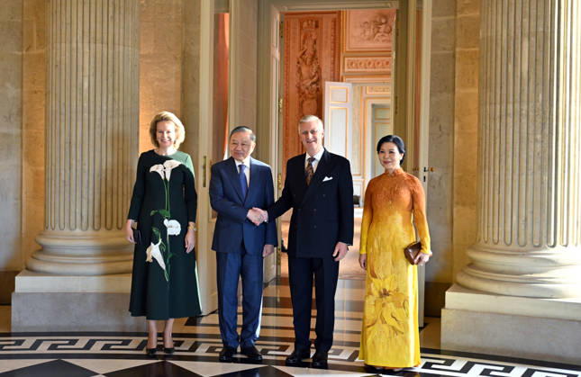 King Philippe of Belgium meets with Vietnamese President To Lam in Belgium BRUSELLS, BELGIUM - OCTOBER 23: King Philippe of Belgium (2nd R) and Queen Mathilde (L) host Vietnamese President To Lam (2nd L) and his wife, Ngo Phuong Ly (R), at the Royal Palace of Laeken in Belgium, Brussels on October 23, 2026. Dursun Aydemir Anadolu Brussels Belgium. Editorial use only. Please get in touch for any other usage.  Copyright: x2026xAnadoluxDursunxAydemirx