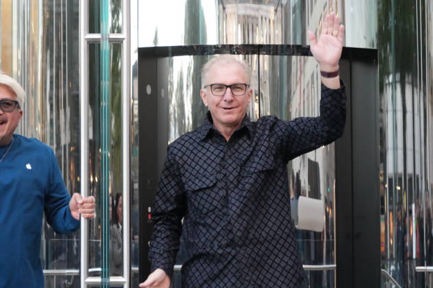 October 23, 2026, New York, Ny, USA: GREG JOSWIAK opens the Apple IPhone Duo Launch,.The Apple Store Fifth Avenue, NYC.October 23, 2026 . Apple IPhone Duo Launch,.The Apple Store Fifth Avenue, NYC.October 23, 2026 . New York USA - ZUMAms4_ 20261023_faf_ms4_008 Copyright: xSoniaxMoskowitzxGordonx