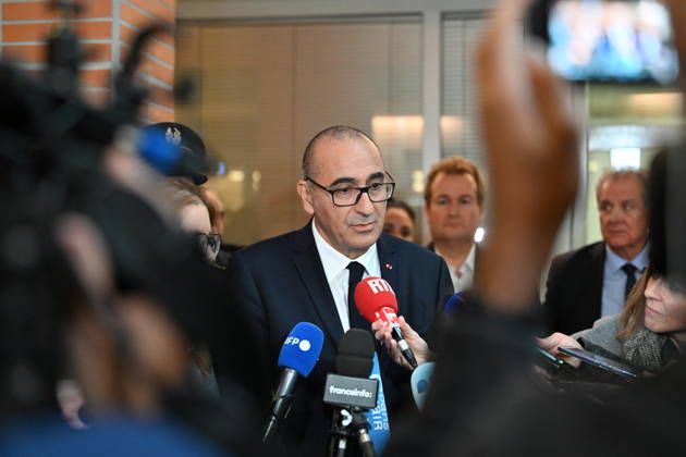 Deadly drive-by shooting attack in Paris suburb of Trappes TRAPPES, FRANCE - OCTOBER 23: France s Interior Minister Laurent Nunez speaks to the press members following a shooting killing at least one person and injuring four others according to police sources, in Trappes, Paris suburb, France on October 23, 2026. Mustafa Yalcin Anadolu Trappes France. Editorial use only. Please get in touch for any other usage.  Copyright: x2026xAnadoluxMustafaxYalcinx