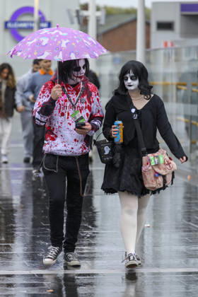 October 23, 2026, London, London, UK: London, UK. Visitors dressed as characters arrive at the London MCM Comic Con held at the Excel venue. The event is the UK s largest pop culture fan convention, celebrating comic books, movies, TV shows, anime, manga, video games, sci-fi, and fantasy. London UK  - ZUMAl94_ 20261023_zaf_l94_085 Copyright: xRayxTangx