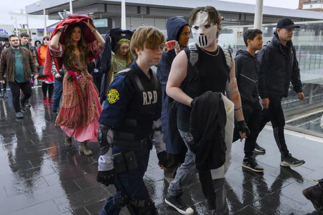 October 23, 2026, London, London, UK: London, UK. Visitors dressed as characters arrive at the London MCM Comic Con held at the Excel venue. The event is the UK s largest pop culture fan convention, celebrating comic books, movies, TV shows, anime, manga, video games, sci-fi, and fantasy. London UK  - ZUMAl94_ 20261023_zaf_l94_089 Copyright: xRayxTangx