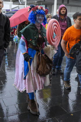 October 23, 2026, London, London, UK: London, UK. Visitors dressed as characters arrive at the London MCM Comic Con held at the Excel venue. The event is the UK s largest pop culture fan convention, celebrating comic books, movies, TV shows, anime, manga, video games, sci-fi, and fantasy. London UK  - ZUMAl94_ 20261023_zaf_l94_092 Copyright: xRayxTangx