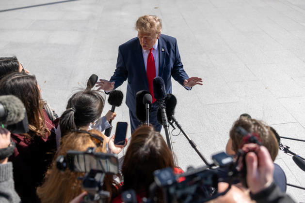 Trump Departs White House WASHINGTON, DC - OCT. 23: US President Donald Trump speaks to reporters outside the White House as he departs for a campaign stop in Ft. Myers, Fla. via Marine One on Friday, Oct. 23, 2026 in Washington, D.C. (Photo by Tierney Cross Pool For The Washington Post) Washington DC United States  Copyright: xPool ABACAx