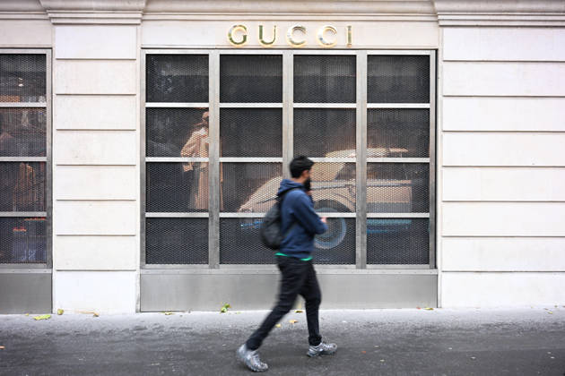 Stores Prepare for Demonstration - Paris Shopkeepers install wooden boards to barricade their shop windows in preparation for demonstration in Paris, France, on October 23, 2026. Photo by Ammar Abd Rabbo ABACAPRESS.COM Paris France  Copyright: xAbdxRabboxAmmar ABACAx
