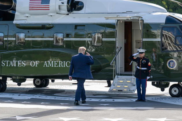 October 23, 2026, Washington, District Of Columbia, United States: President DONALD TRUMP walks to Marine One before departing for a political rally in Fort Myers, Florida. Washington United States - ZUMAk206 20261023_znp_k206_022 Copyright: xMattxKaminskyx