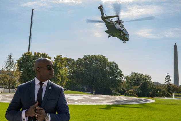 October 23, 2026, Washington, District Of Columbia, United States: Marine One lifts off from the South Lawn of the White House carrying President DONALD TRUMP as he departs for a political rally in Fort Myers, Florida. Washington United States - ZUMAk206 20261023_znp_k206_028 Copyright: xMattxKaminskyx