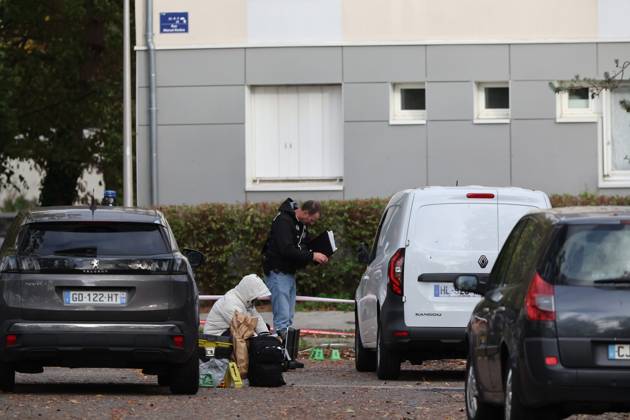 SHOOTER IN TRAPPES PHOTO: PHOTOPQR, LE PARISIEN, Arnaud Journois, La Verrière, October 23, 2026 La Verrière, Yvelines, October 23, 2026 Shooting in Trappes here in La Verrière, where a 12-year-old child was wounded. Photo: Le Parisien, Arnaud Journois An armed man opened fire several times on Friday, October 23, in the towns of Trappes and La Verrière, in the Yvelines department, leaving one person dead and four seriously injured. A suspect was arrested after a shooting in a Paris suburb that left one person dead—an incident the minister called a terrorist crime. A gunman firing from a vehicle in a Paris suburb on Friday killed one person and wounded several others, including a 12-year-old girl, in what French authorities suspect may hav  Copyright: xPHOTOPQR LExPARISIEN MAXPPPxLexParisienx xArnaudxJournoisx 20261023LPA4640 20261023LPA4640