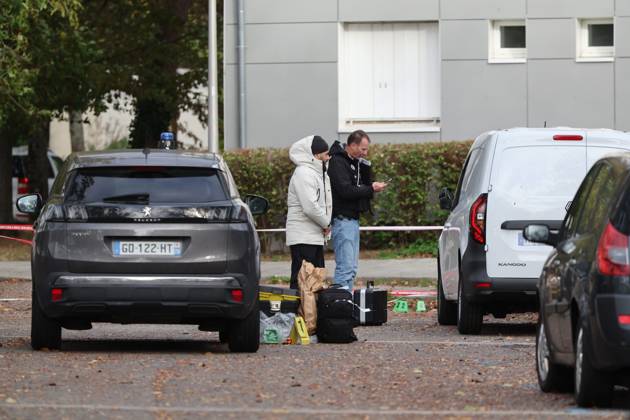 SHOOTER IN TRAPPES PHOTO: PHOTOPQR, LE PARISIEN, Arnaud Journois, La Verrière, October 23, 2026 La Verrière, Yvelines, October 23, 2026 Shooting in Trappes here in La Verrière, where a 12-year-old child was wounded. Photo: Le Parisien, Arnaud Journois An armed man opened fire several times on Friday, October 23, in the towns of Trappes and La Verrière, in the Yvelines department, leaving one person dead and four seriously injured. A suspect was arrested after a shooting in a Paris suburb that left one person dead—an incident the minister called a terrorist crime. A gunman firing from a vehicle in a Paris suburb on Friday killed one person and wounded several others, including a 12-year-old girl, in what French authorities suspect may hav  Copyright: xPHOTOPQR LExPARISIEN MAXPPPxLexParisienx xArnaudxJournoisx 20261023LPA4656 20261023LPA4656
