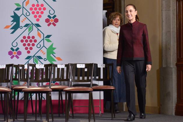 October 23, 2026: TO-45582& x2014;MEXICO , October 23, 2026. Mexican President Claudia Sheinbaum spoke about healthcare and national policy during the "People& x2019;s Conference" (Conferencia del Pueblo) at the National Palace in Mexico City. Clasos.com.mx - ZUMAcs4_ 20261023_faa_cs4_045 Copyright: xJavierxLiraxOterox