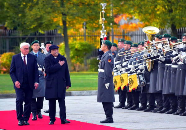 RECORD DATE NOT STATED President of Pakistan, Asif Ali Zardari inspects the Guard of Honour along with German President, Frank-Walter Steinmeier during the welcome ceremony held in Berlin on Friday, October 23, 2026. (PPI Images). EDITORIAL USE ONLY Copyright: xx SA-ZM-231026x ppiphotos490631