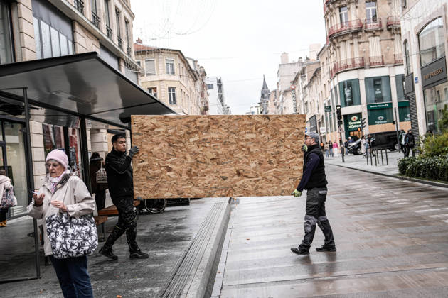 Shopfronts boarded up in Nancy ahead of planned protests NANCY, FRANCE - OCTOBER 23: Workers install protective wooden boards and plywood panels over shopfronts and commercial venues across downtown Nancy, France, on October 23, 2026. Local business owners and municipal authorities reinforced physical security measures ahead of large-scale public demonstrations planned for October 24, seeking to prevent vandalism and structural damage along major commercial corridors. Muhammed Said Tako Anadolu Nancy France. Editorial use only. Please get in touch for any other usage.  Copyright: x2026xAnadoluxMuhammedxSaidxTakox