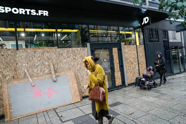 Shopfronts boarded up in Nancy ahead of planned protests NANCY, FRANCE - OCTOBER 23: Workers install protective wooden boards and plywood panels over shopfronts and commercial venues across downtown Nancy, France, on October 23, 2026. Local business owners and municipal authorities reinforced physical security measures ahead of large-scale public demonstrations planned for October 24, seeking to prevent vandalism and structural damage along major commercial corridors. Muhammed Said Tako Anadolu Nancy France. Editorial use only. Please get in touch for any other usage.  Copyright: x2026xAnadoluxMuhammedxSaidxTakox
