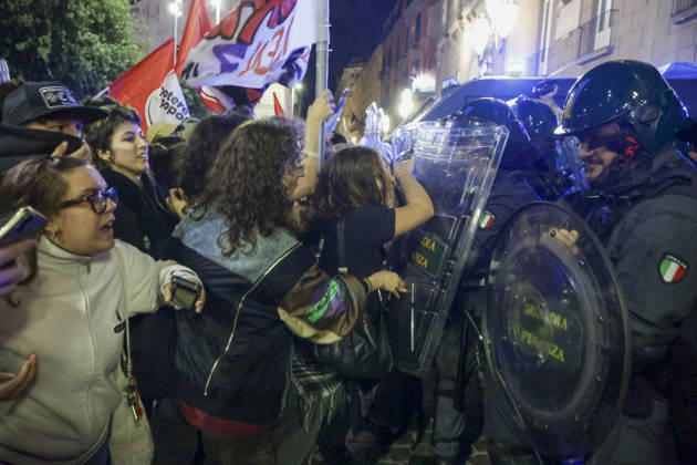 Protesters Clash with Police in Naples Students, trade union members and activists from Potere al Popolo take part in a demonstration against the rising cost of living in Piazza Municipio. Clashes between demonstrators and police break out during the protest. ABP18705 Copyright: xAntonioxBalascox