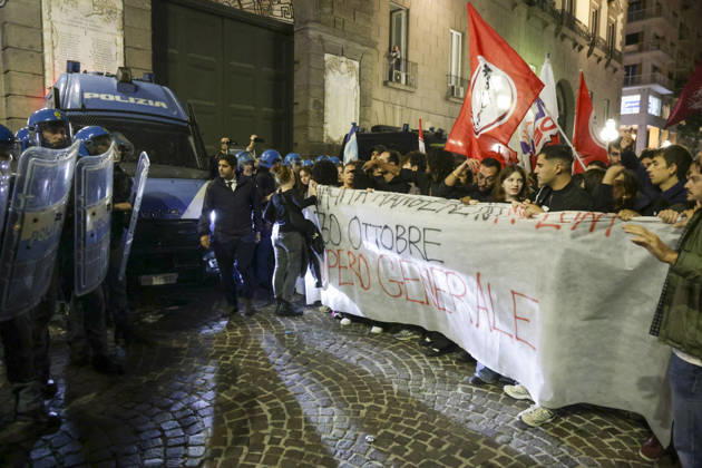 Protesters Clash with Police in Naples Students, trade union members and activists from Potere al Popolo take part in a demonstration against the rising cost of living in Piazza Municipio. Clashes between demonstrators and police break out during the protest. ABP18866 Copyright: xAntonioxBalascox