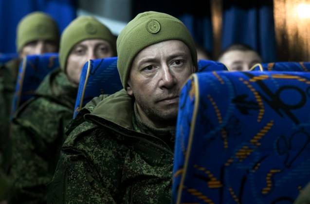 Belarus Russia Ukraine Military Operation POWs Exchange 9271482 23.10.2026 Russian prisoners of war, released from Ukrainian captivity amid Russia s military operation in Ukraine, sit in a bus upon arrival at an airfield in Moscow region, Russia. Russia and Ukraine on October 23 completed a swap of 270 prisoners of war each. Ilya Pitalev Sputnik Moscow region Russia  Copyright: xIlyaxPitalevx