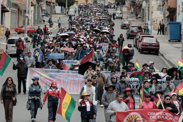 Bolivian teachers march amid the state of emergency in Bolivia LA PAZ, BOLIVIA - OCTOBER 23: Demonstrators take part in a teachers protest amid the state of emergency in La Paz, Bolivia, on October 23, 2026. The Urban Teachers Union is holding a 24-hour nationwide strike this Friday to press a series of demands upon the national government. In La Paz, Cochabamba, Chuquisaca, and Santa Cruz, teachers are staging marches and protests, despite the state of emergency currently in effect in the country. Jorge Mateo Romay Salinas Anadolu La paz Bolivia. Editorial use only. Please get in touch for any other usage.  Copyright: x2026xAnadoluxJorgexMateoxRomayxSalinasx
