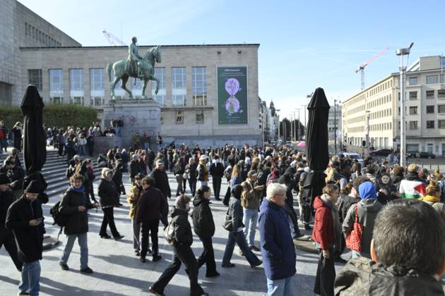 Extreme Left And Citizen Activists Protest 24 10 2026 BRUSSELS, BELGIUM - OCTOBER 24 : Police and demonstrators pictured during illegal demonstration the centre of Brussels against budget measures on October 24, 2026 in Brussels, Belgium, 24 10 2026 Brussels Belgium  Copyright: xPhilipxReynaersx