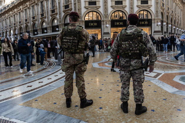 500 Italian soldiers deployed in Milan ahead of protest MILAN, ITALY – OCTOBER 24: 500 soldiers from the Folgore Parachute Brigade, one of the Italian Army’s elite units, have been deployed to patrol the city on the day an unauthorized demonstration against the high cost of living is set to take place in Milan, Italy, on October 23, 2026. This measure follows the destruction and looting that occurred in Milan the previous weekend during similar protests against the rising cost of living. Andrea Carrubba Anadolu Milan Italy. Editorial use only. Please get in touch for any other usage.  Copyright: x2026xAnadoluxAndreaxCarrubbax
