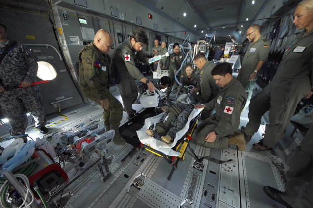 Soldiers from the Japan Self-Defense Forces and the German Bundeswehr are participating in a joint medical exercise aboard a German Air Force A400M Atlas transport aircraft at Iruma Air Base as part of the Japan-U.S. military exercise Keen Sword 27. Iruma, October 24, 2026 Foto:xK.xNarax xFuturexImagex sword_6009