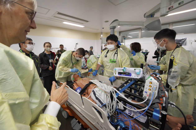 Soldiers from the Japan Self-Defense Forces and the German Bundeswehr are participating in a joint medical exercise at Iruma Air Base as part of the Japan-U.S. military exercise Keen Sword 27. Iruma, October 24, 2026 Foto:xK.xNarax xFuturexImagex sword_6011
