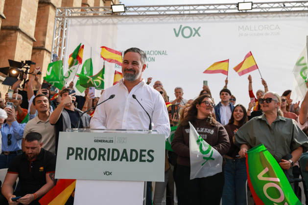 Abascal Holds a Public Event in Palma Vox President Santiago Abascal during a public event as part of the pre-campaign for the general election on November 29, at La Seu de Mallorca, on October 24, 2026, in Palma de Mallorca, Mallorca, Balearic Islands, Spain. Abascal is the first leader of one of the major parties running in the general election to have announced public events in the Balearic Islands. OCTOBER 24, 2026. Tomàs Moyà. Palma de Mallorca, Mallorca, Isl. Palma de Mallorca, Mallorca, Spain  Copyright: xTomÃ sxMoyÃ x 7866212