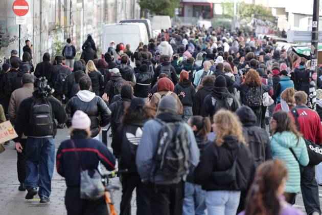 This image shows demonstrators after a call for protests in Brussels for purchasing power, healthcare, and education, on Saturday 24 October 2026.  NICOLASxMAETERLINCK 190856403