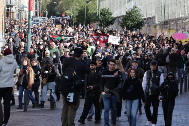 This image shows demonstrators after a call for protests in Brussels for purchasing power, healthcare, and education, on Saturday 24 October 2026.  NICOLASxMAETERLINCK 190856415