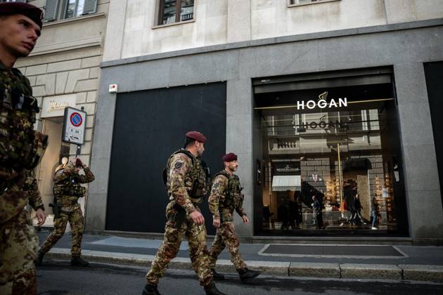 October 24, 2026, Milan, Mi, Italy: Army strikes in the Fashion District, Via Montenapoleone. The city is under lockdown, preparing for the demonstrations scheduled for the afternoon in Piazza Duomo, October 24, 2026, Milan. Milan Italy  - ZUMAa289 20261024_zia_a289_041 Copyright: xNicolaxMarfisix xAgfx