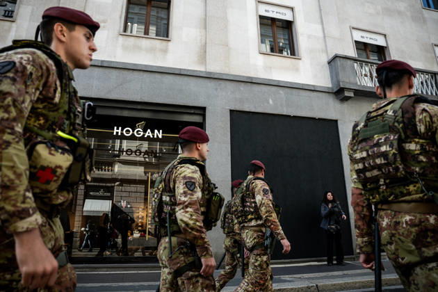 October 24, 2026, Milan, Mi, Italy: Army strikes in the Fashion District, Via Montenapoleone. The city is under lockdown, preparing for the demonstrations scheduled for the afternoon in Piazza Duomo, October 24, 2026, Milan. Milan Italy  - ZUMAa289 20261024_zia_a289_043 Copyright: xNicolaxMarfisix xAgfx