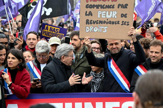 October 24 Demonstration in Paris: Jean-Luc Mélenchon, Manuel Bompard Demonstration in support of purchasing power, the protection of public services, and fiscal and social justice, held in Paris on October 24, 2026, as part of a nationwide call for mobilization bringing together former members of the Yellow Vest movement, labor unions, high school and college students 460732 2026 10 24 unknown  Copyright: xL.Urmanx xStarfacex STAR_460732_018