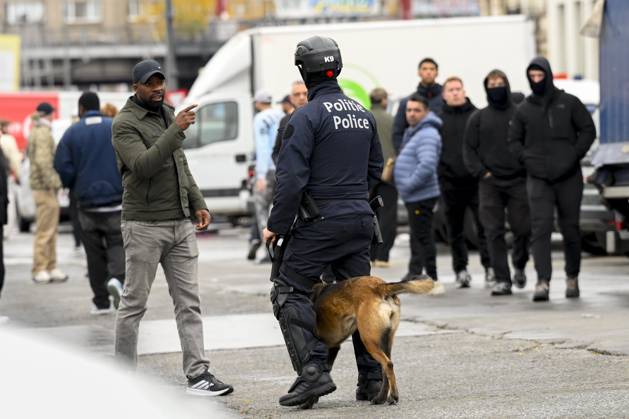 Extreme Left And Citizen Activists Protest 24 10 2026 BRUSSELS, BELGIUM - OCTOBER 24 : Police and demonstrators pictured during illegal demonstration the centre of Brussels against budget measures on October 24, 2026 in Brussels, Belgium, 24 10 2026 Brussels Belgium  Copyright: xPhilipxReynaersx
