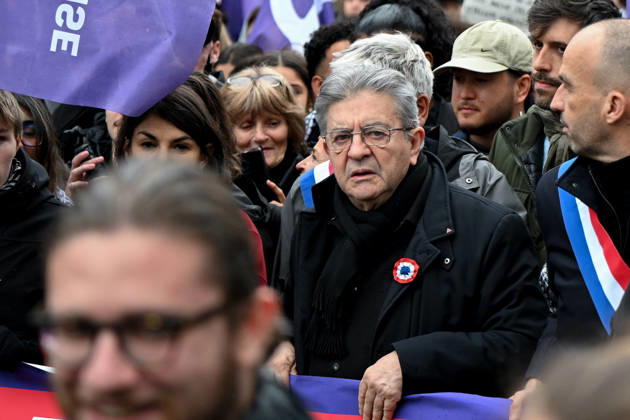 Jean-Luc Mélenchon and Manuel Bompard at a demonstration in Paris on October 24, 2026, in support of purchasing power, the protection of public services, and fiscal and social justice, as part of a nationwide call for mobilization bringing together former members of the Yellow Vest movement, labor unions, and high school and university students. Lionel Urman, Bestimage, Paris, France  Copyright: xLIONELxURMANxx xBESTIMAGExLIONELxURMANxx xBESTIMAGEx