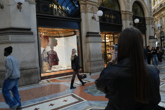 RECORD DATE NOT STATED IPA90117687 - Protest Against Rising Living Costs: Milan, Soldiers Guard the Vittorio Emanuele Gallery  Copyright: xx xduilioxpiaggesix IPA90117687.jpeg