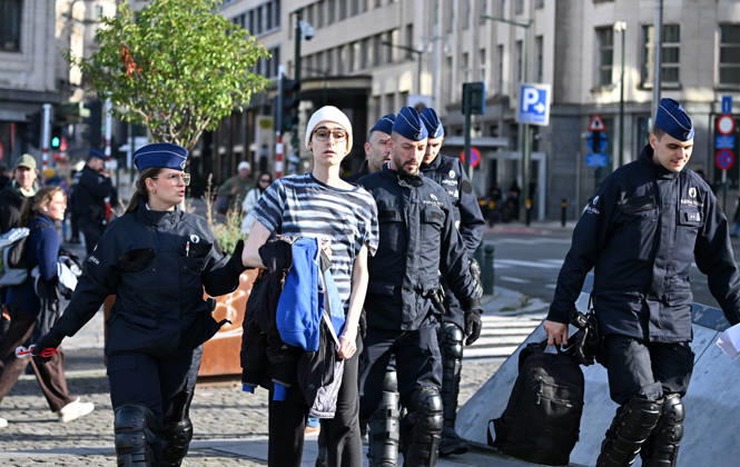 Protesters gather in Brussels to demonstrate against federal government policies BRUSSELS, BELGIUM - OCTOBER 24: Protesters gather at Albertine Square in Brussels, Belgium, on October 24, 2026, following calls from various civil society organizations, trade unions, and student groups to voice opposition to the federal government s economic policies, rising living costs, and proposed budget cuts to social welfare programs. The protest ended after police intervention. Dursun Aydemir Anadolu Brussels Belgium. Editorial use only. Please get in touch for any other usage.  Copyright: x2026xAnadoluxDursunxAydemirx