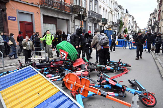 Protesters gather in Brussels to demonstrate against federal government policies BRUSSELS, BELGIUM - OCTOBER 24: Protesters gather at Albertine Square in Brussels, Belgium, on October 24, 2026, following calls from various civil society organizations, trade unions, and student groups to voice opposition to the federal government s economic policies, rising living costs, and proposed budget cuts to social welfare programs. The protest ended after police intervention. Dursun Aydemir Anadolu Brussels Belgium. Editorial use only. Please get in touch for any other usage.  Copyright: x2026xAnadoluxDursunxAydemirx