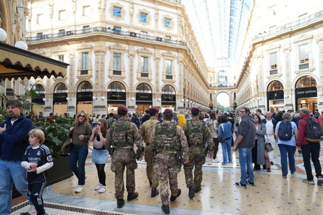 RECORD DATE NOT STATED IPA90117613 - Protest Against Rising Living Costs: Milan, Soldiers Guard the Vittorio Emanuele Gallery  Copyright: xx xduilioxpiaggesix IPA90117613.jpeg