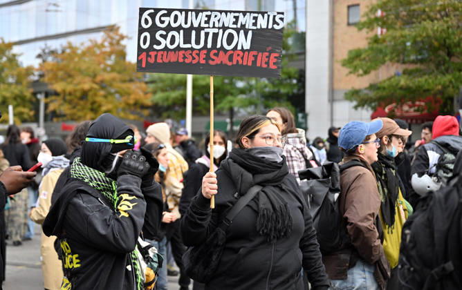 Protesters gather in Brussels to demonstrate against federal government policies BRUSSELS, BELGIUM - OCTOBER 24: Protesters gather at Albertine Square in Brussels, Belgium, on October 24, 2026, following calls from various civil society organizations, trade unions, and student groups to voice opposition to the federal government s economic policies, rising living costs, and proposed budget cuts to social welfare programs. The protest ended after police intervention. Dursun Aydemir Anadolu Brussels Belgium. Editorial use only. Please get in touch for any other usage.  Copyright: x2026xAnadoluxDursunxAydemirx