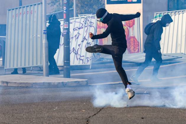 PROTESTS ON OCTOBER 24 PHOTOPQR LA PROVENCE Gilles Bader Marseille Oct. 24, 2026 Protests in Marseille on October 24, 2026 France Oct. 24, 2026 Another day of protests this Saturday, and amid fears of renewed violence and looting, restrictions on freedom of movement and assembly have multiplied, drawing sharp criticism from civil liberties groups Marseille BdR France  Copyright: xPHOTOPQR LAxPROVENCE MAXPPPxGillesxBaderx 20261024PVL7174 20261024PVL7174