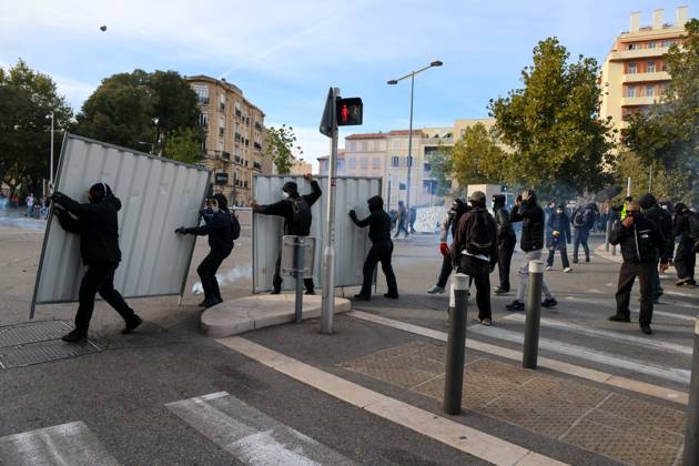PROTESTS ON OCTOBER 24 PHOTOPQR LA PROVENCE Gilles Bader Marseille Oct. 24, 2026 Protests in Marseille on October 24, 2026 France Oct. 24, 2026 Another day of protests this Saturday, and amid fears of renewed violence and looting, restrictions on freedom of movement and assembly have multiplied, drawing sharp criticism from civil liberties groups Marseille BdR France  Copyright: xPHOTOPQR LAxPROVENCE MAXPPPxGillesxBaderx 20261024PVL7178 20261024PVL7178