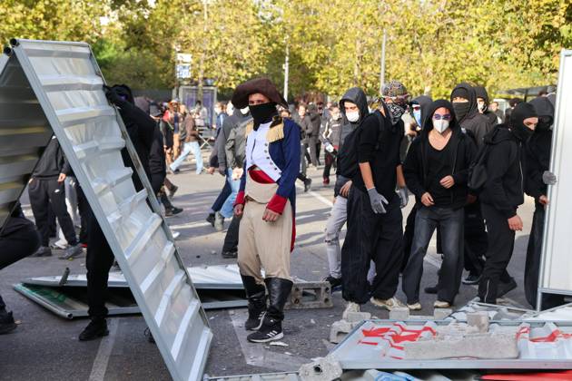 PROTESTS ON OCTOBER 24 PHOTOPQR LA PROVENCE Gilles Bader Marseille Oct. 24, 2026 Protests in Marseille on October 24, 2026 Napoleon France Oct. 24, 2026 Another day of protests this Saturday, and amid fears of renewed violence and looting, restrictions on freedom of movement and assembly have multiplied, drawing sharp criticism from civil liberties groups Marseille BdR France  Copyright: xPHOTOPQR LAxPROVENCE MAXPPPxGillesxBaderx 20261024PVL7199 20261024PVL7198