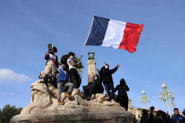 PROTESTS ON OCTOBER 24 PHOTOPQR LA PROVENCE Gilles Bader Marseille Oct. 24, 2026 Protests in Marseille on October 24, 2026 Napoleon statue French flag France Oct. 24, 2026 Another day of protests this Saturday, and amid fears of renewed violence and looting, restrictions on freedom of movement and assembly have multiplied, drawing sharp criticism from civil liberties groups. Marseille, BdR, France  Copyright: xPHOTOPQR LAxPROVENCE MAXPPPxGillesxBaderx 20261024PVL7208 20261024PVL7262