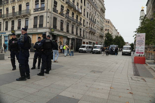 Police intervene in protesters during demonstrations in Lyon LYON, FRANCE - OCTOBER 24: French policemen take measures during a demonstration in favor of purchasing power, the protection of public services, and fiscal and social justice, in Lyon, France on October 24, 2026 as part of a nationwide call for mobilisation bringing together former members of the Yellow Vest movement, labor unions, high school and university students. Mathieu Prudhomme Anadolu Lyon France. Editorial use only. Please get in touch for any other usage.  Copyright: x2026xAnadoluxMathieuxPrudhommex