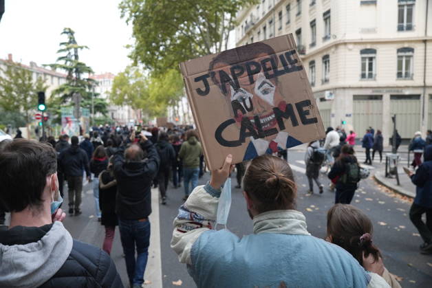 Police intervene in protesters during demonstrations in Lyon LYON, FRANCE - OCTOBER 24: French policemen take measures during a demonstration in favor of purchasing power, the protection of public services, and fiscal and social justice, in Lyon, France on October 24, 2026 as part of a nationwide call for mobilisation bringing together former members of the Yellow Vest movement, labor unions, high school and university students. Mathieu Prudhomme Anadolu Lyon France. Editorial use only. Please get in touch for any other usage.  Copyright: x2026xAnadoluxMathieuxPrudhommex