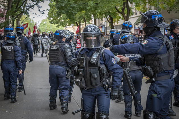 October 24, 2026, Lorraine, Metz: Once again, several hundred people are demonstrating in Metz, France, on Saturday—students, university students, labor unions, and Yellow Vests gathered at the Place de la République. From there, they marched through the city center to the Centre Pompidou Metz. Escorted by a heavy police presence, the demonstration proceeded peacefull Protest241026001.jpg