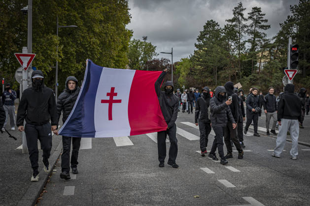 October 24, 2026, Lorraine, Metz: Once again, several hundred people are demonstrating in Metz, France, on Saturday—students, university students, labor unions, and Yellow Vests gathered at the Place de la République. From there, they marched through the city center to the Centre Pompidou Metz. Escorted by a heavy police presence, the demonstration proceeded peacefull Protest241026001.jpg