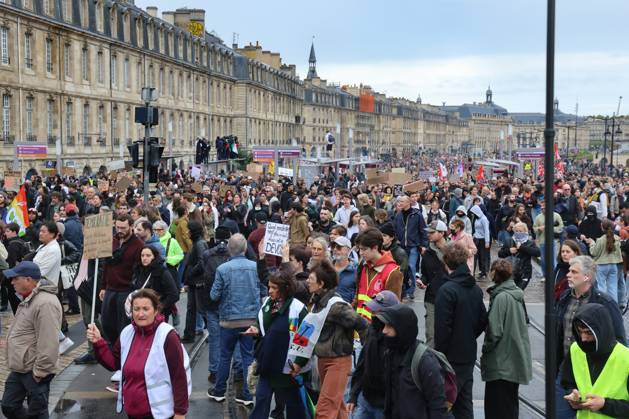 Social Movement: Protest in Bordeaux on October 24, 2026 PHOTOPQR SUD OUEST Fabien COTTEREAU Fabcot33 Bordeaux October 24, 2026 Protest in Bordeaux on October 24, 2026 Mobilization on October 2October 4: Approximately 15,000 protesters in Bordeaux; clashes broke out at the end of the march at Place de la Bourse and along the quays. France, Oct. 24, 2026. Another day of protests this Saturday, and amid fears of renewed violence and looting, restrictions on freedom of movement and assembly have increased, drawing sharp criticism from civil liberties groups. Bordeaux, Gironde, France  Copyright: xPHOTOPQR SUDxOUEST MAXPPPxFabienxCOTTEREAUx xFabcot33x 20261024SDO7695 20261024SDO7695