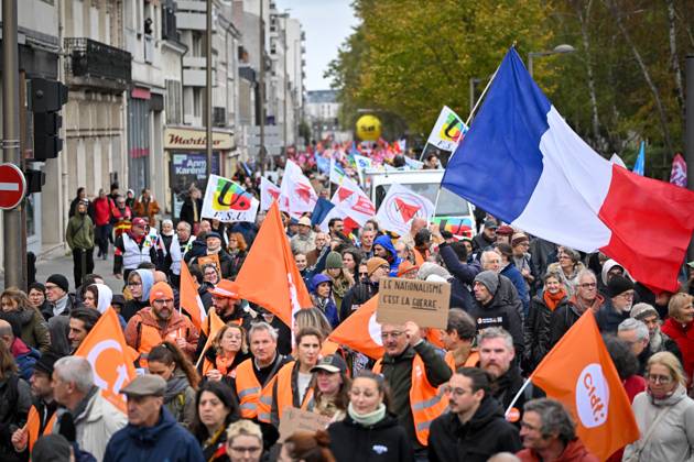 Anti-fascist demonstration in Orléans. Quentin Reix, PHOTOPQR, ECHO REPUBLICAIN, Oct. 24, 2026. Anti-fascist demonstration in Orléans. Orléans, Oct. 24, 2026. Photo by Quentin Reix. Orléans, France, Oct. 24, 2026 Protest against fascism and racism as a far-right party holds its convention in Orléans, France Copyright: xPHOTOPQR ECHOxREPUBLICAIN MAXPPPxQuentinxreixx 20261024ECH7767 20261024ECH7767