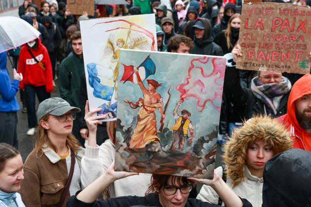 Protest, Act 2: PHOTOPQR, VOIX DU NORD, Thierry Thorel, Oct. 24, 2026. Lille, October 24, 2026. Protest in the streets of the capital of Flanders, Act 2 Photo by Thierry Thorel La Voix du Nord LIBERTY GUIDING THE PEOPLE France Oct. 24, 2026 Another day of protests this Saturday, and amid fears of renewed violence and looting, restrictions on freedom of movement and assembly have multiplied, drawing sharp criticism from civil liberties groups Hauts-de-France France  Copyright: xPHOTOPQR VOIXxDUxNORD MAXPPPxThierryxThorelx 20261024VDN7801 20261024VDN7801